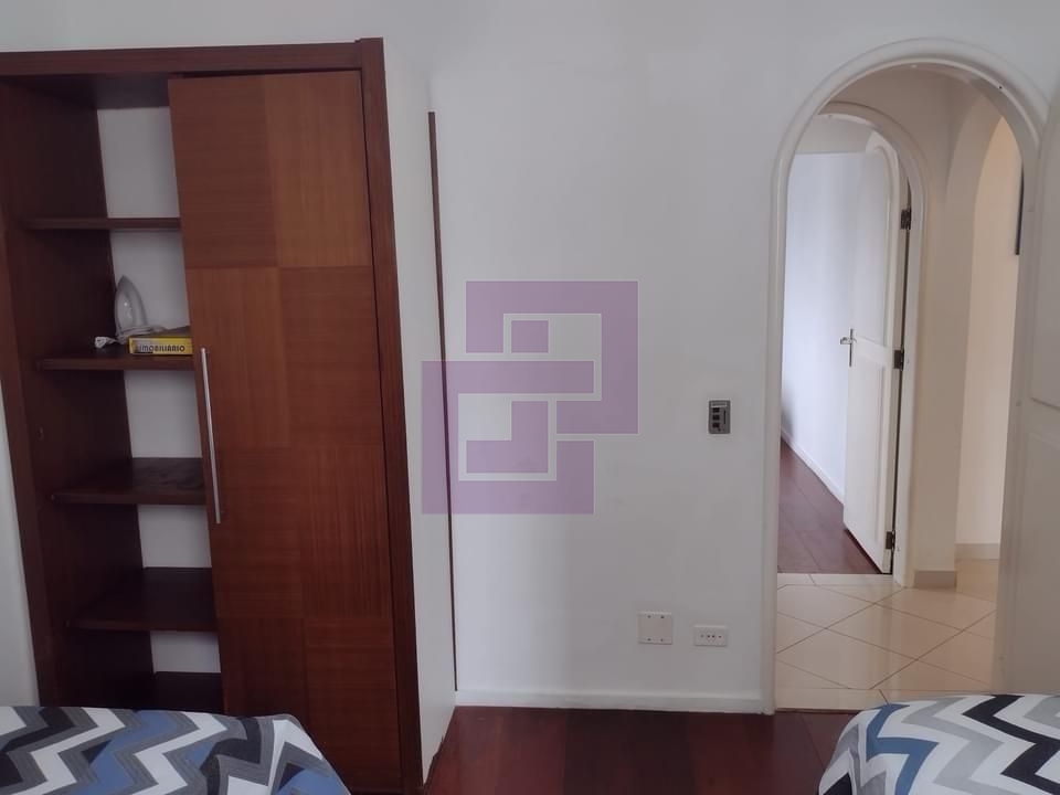 Locação de Apartamentos / Padrão na cidade de Guarujá