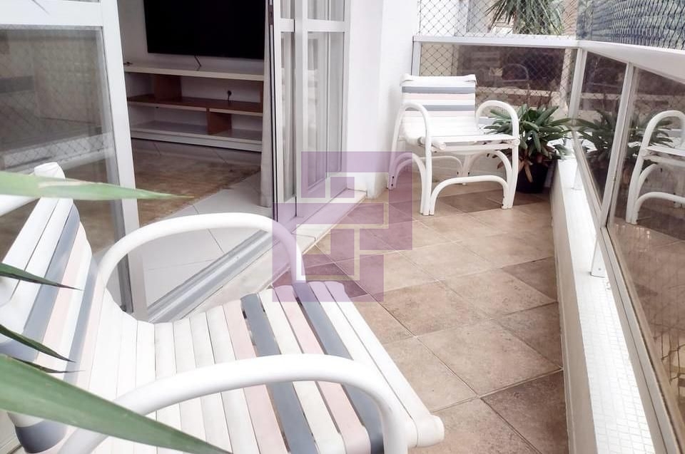 Locação de Apartamentos / Padrão na cidade de Guarujá