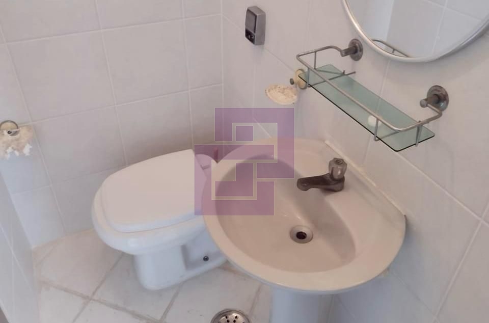Locação de Apartamentos / Padrão na cidade de Guarujá