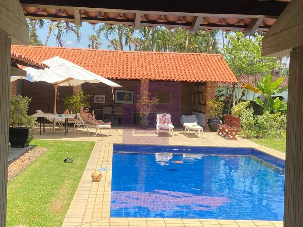 Bela casa em condominio fechado!