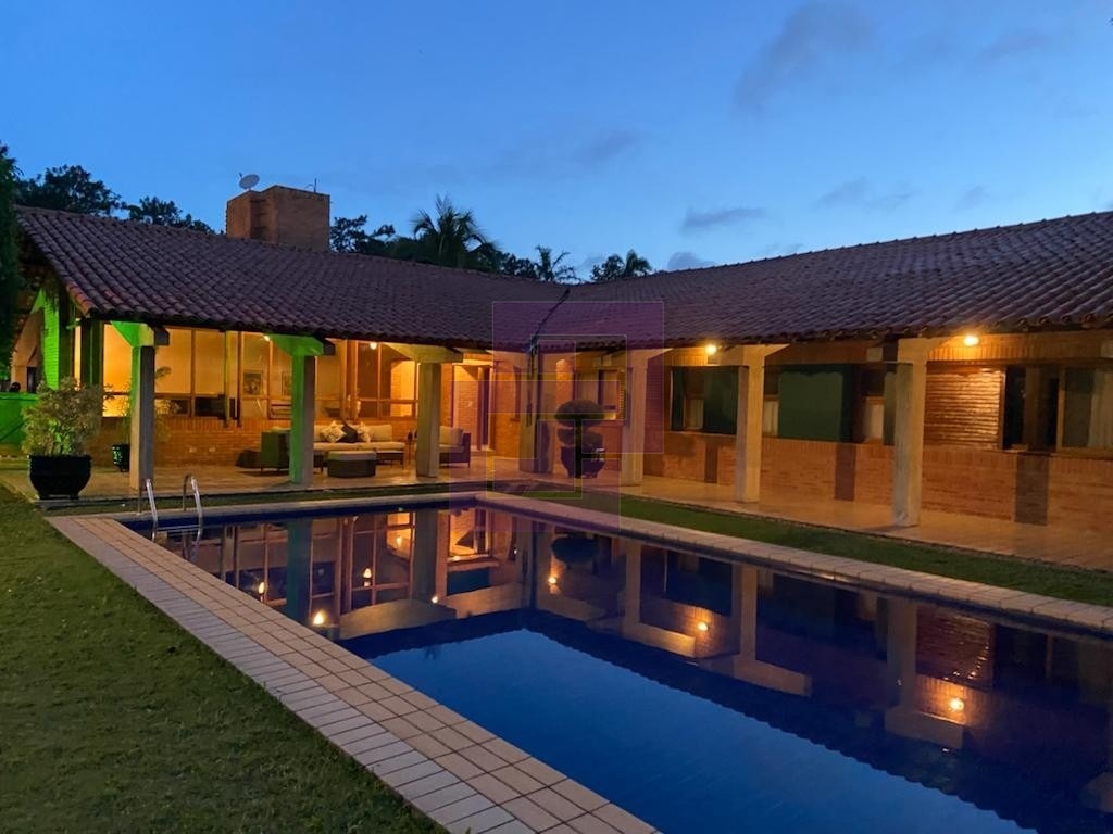 Bela casa em condominio fechado!
