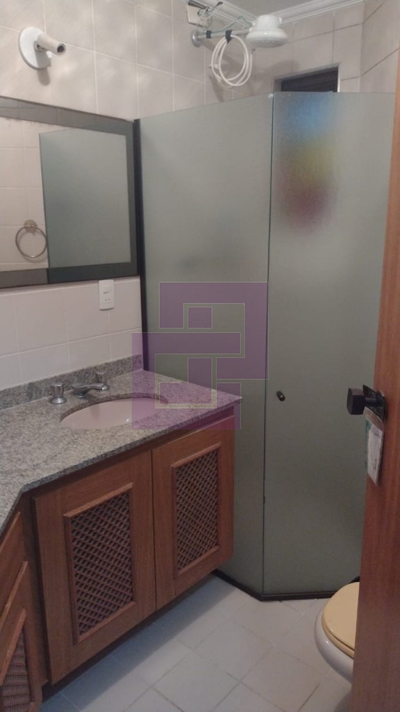 Venda de Apartamentos / Padrão na cidade de Guarujá