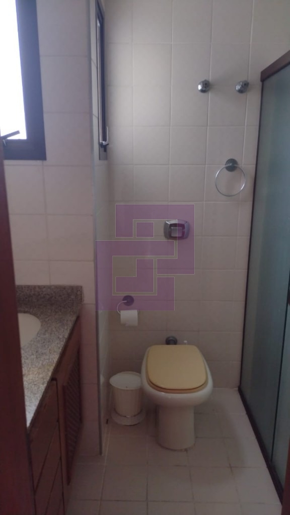 Venda de Apartamentos / Padrão na cidade de Guarujá
