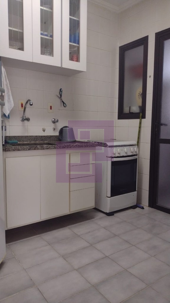 Venda de Apartamentos / Padrão na cidade de Guarujá