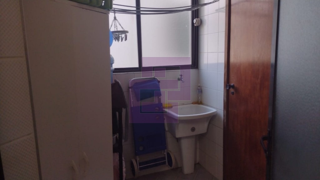 Venda de Apartamentos / Padrão na cidade de Guarujá