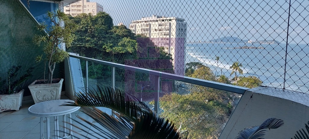 Venda de Apartamentos / Padrão na cidade de Guarujá