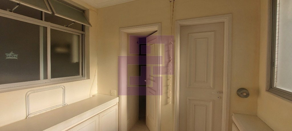 Venda de Apartamentos / Padrão na cidade de Guarujá