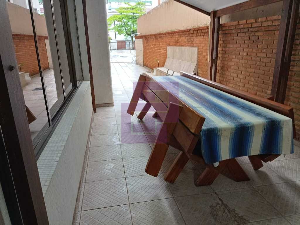 Enseada a 100 metros do Mar !