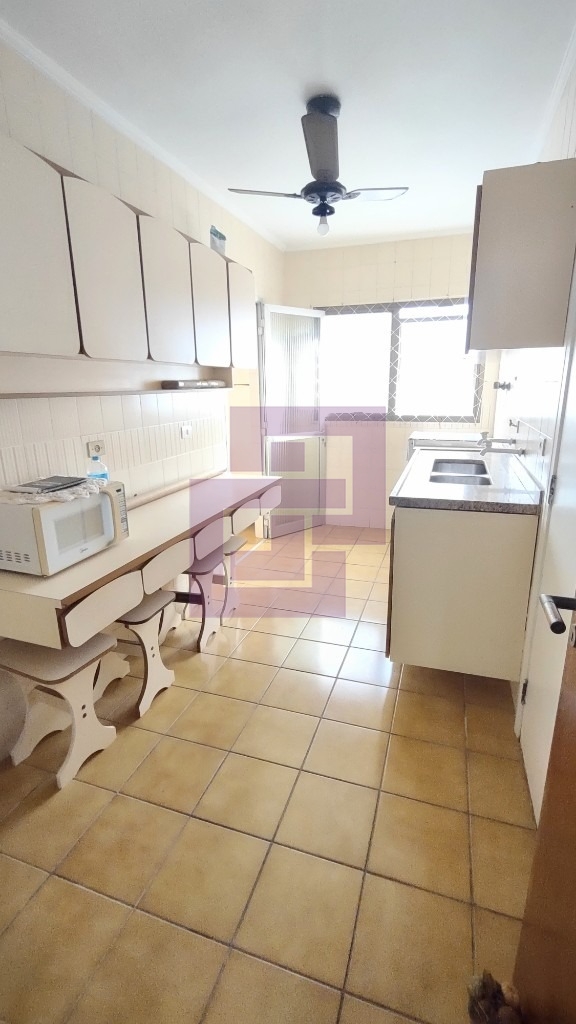 Venda de Apartamentos / Padrão na cidade de Guarujá