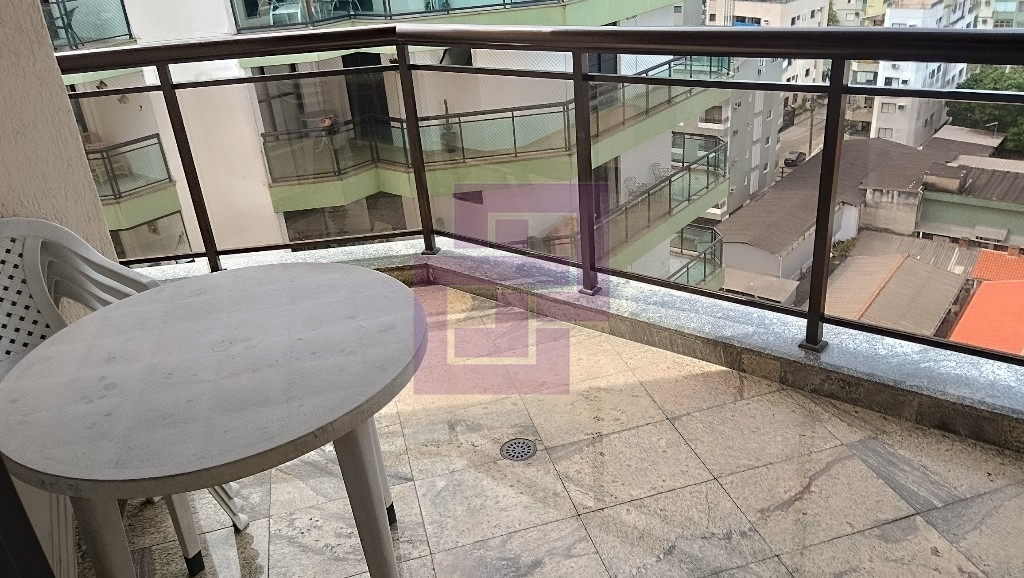 Venda de Apartamentos / Padrão na cidade de Guarujá