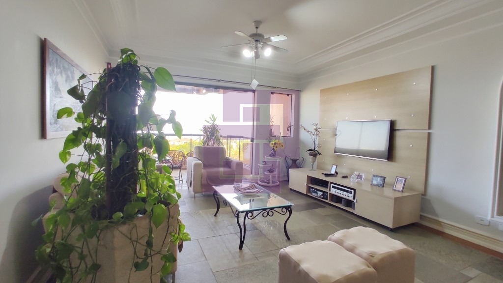 Enseada. Excelente localização !!!!!