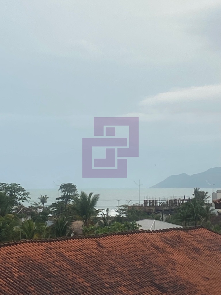 Enseada lado Praia! Excelente localização.