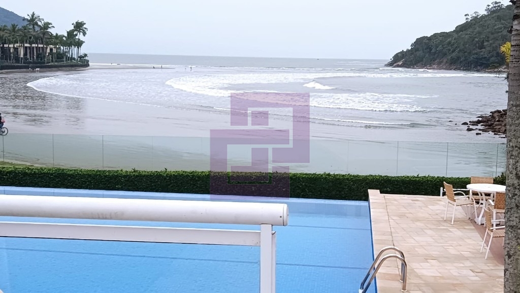Belíssima casa em condomínio fechado na praia do pernambuco !!!!