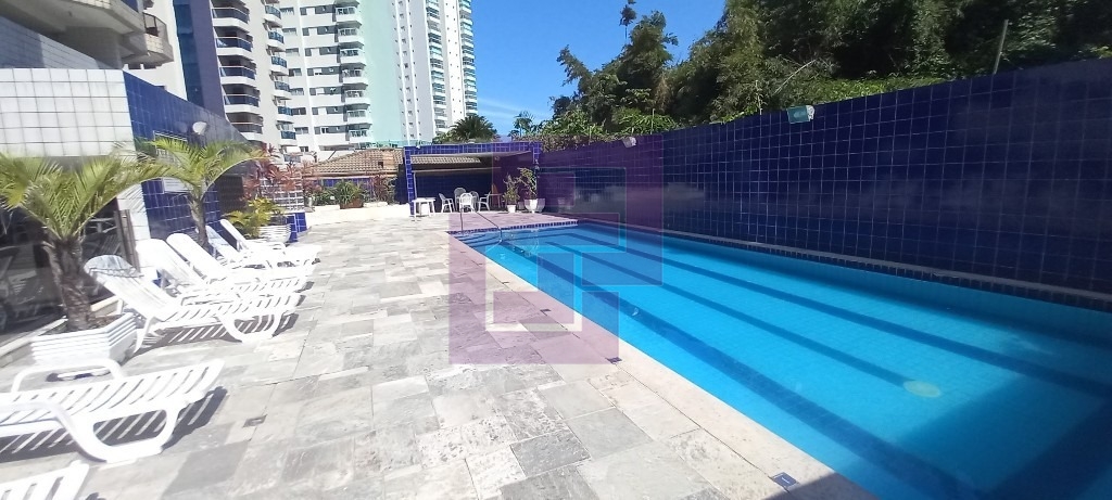 Enseada 60 metros do mar!