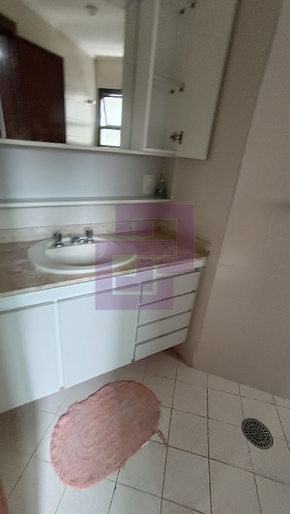 Venda de Apartamentos / Padrão na cidade de Guarujá