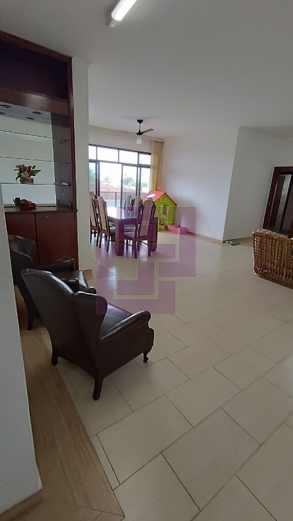 Venda de Apartamentos / Padrão na cidade de Guarujá