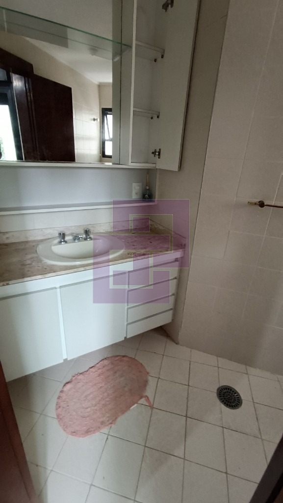 Venda de Apartamentos / Padrão na cidade de Guarujá