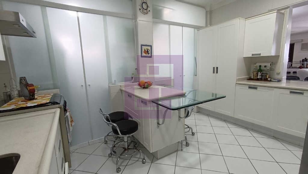 Enseada. Ótima localização.