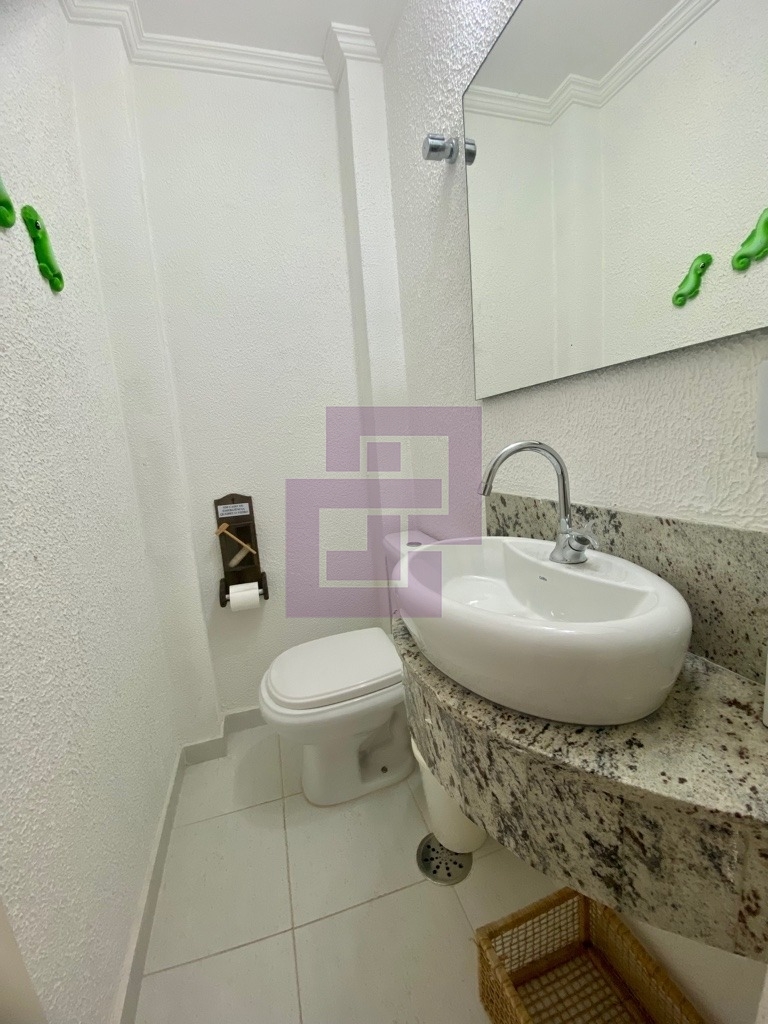 Enseada. Canto do Tortuga. Com lazer.