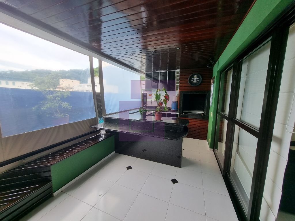 Pitangueiras ! Piscina Privativa. 300 metros do mar.