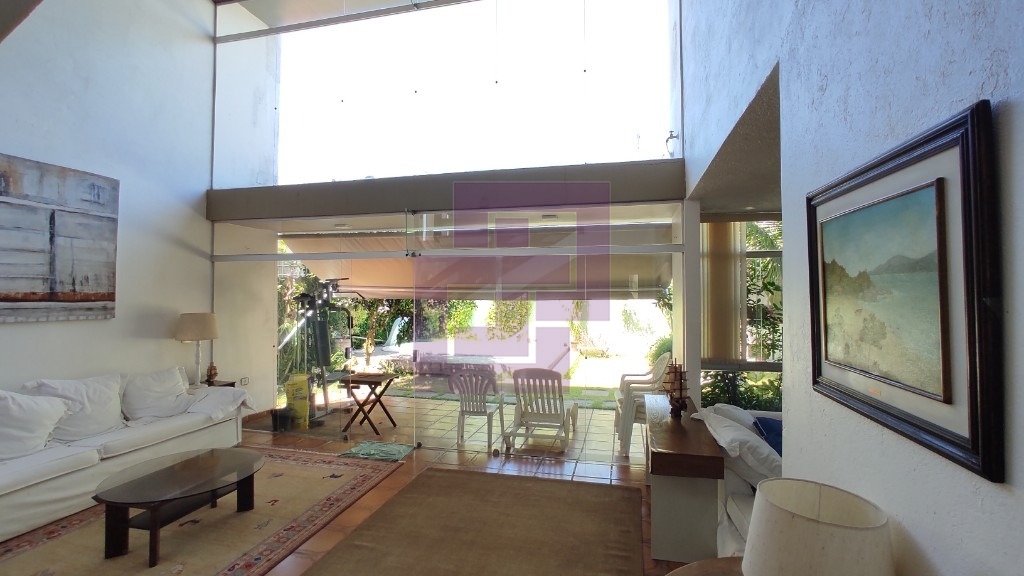 Venda de Casas / Sobrado na cidade de Guarujá