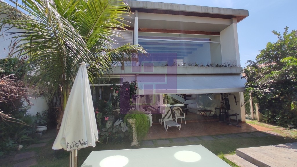 Venda de Casas / Sobrado na cidade de Guarujá