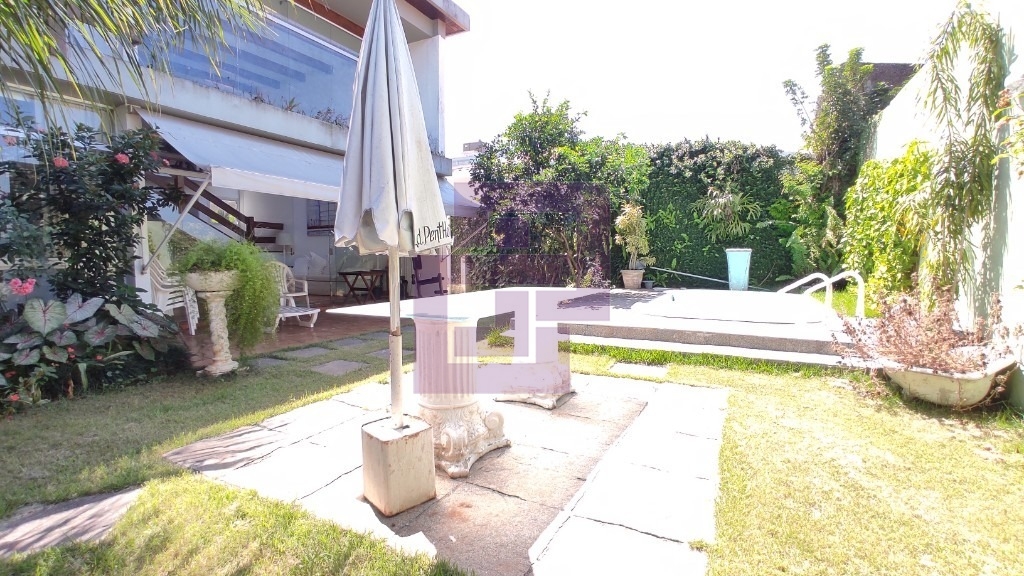 Venda de Casas / Sobrado na cidade de Guarujá