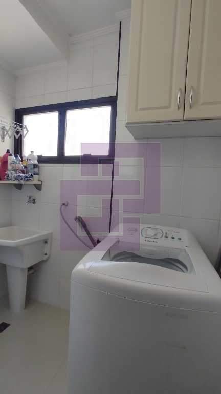 Venda de Apartamentos / Padrão na cidade de Guarujá