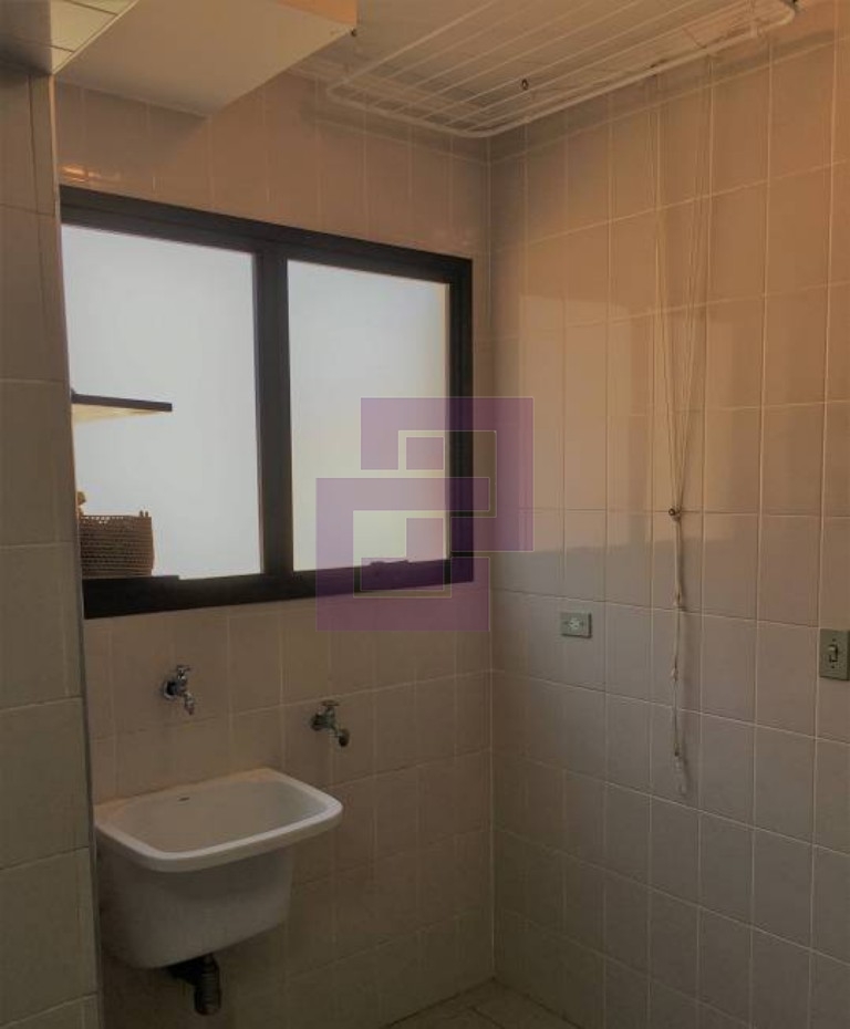 Venda de Apartamentos / Padrão na cidade de Guarujá