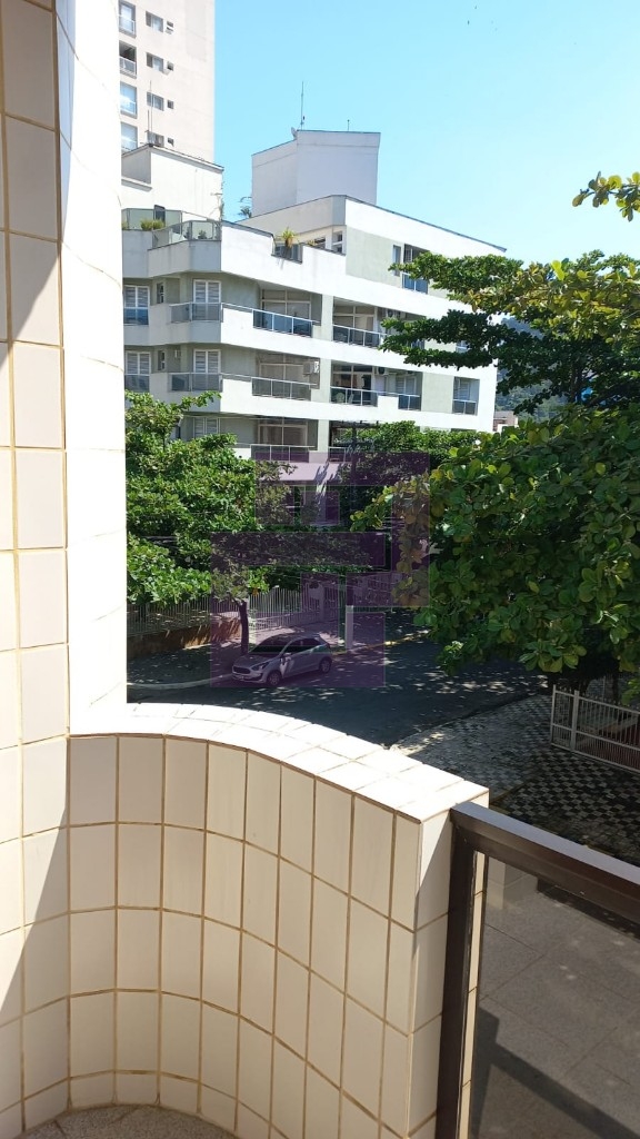 Venda de Apartamentos / Padrão na cidade de Guarujá