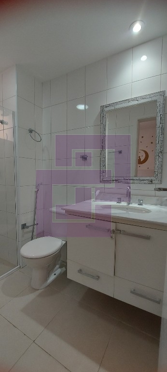 Venda de Apartamentos / Padrão na cidade de Guarujá