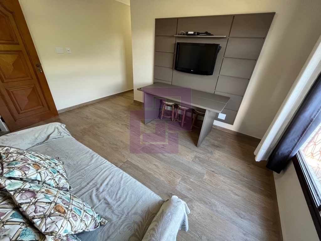 Apartamento no Tombo, todo reformado!