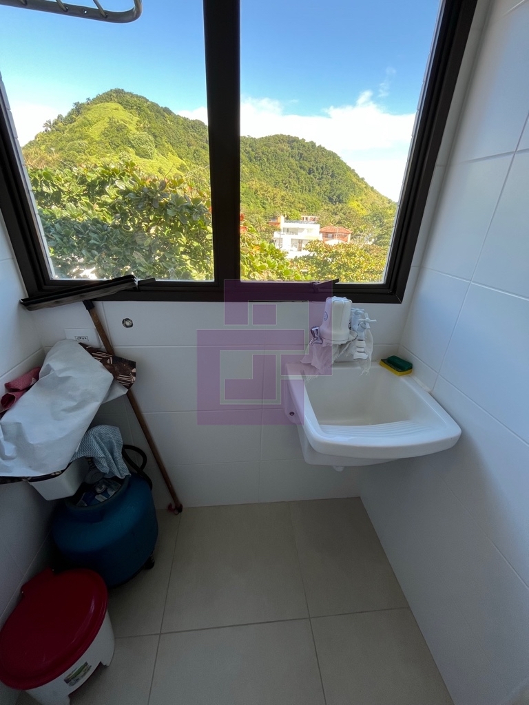 Apartamento no Tombo, todo reformado!