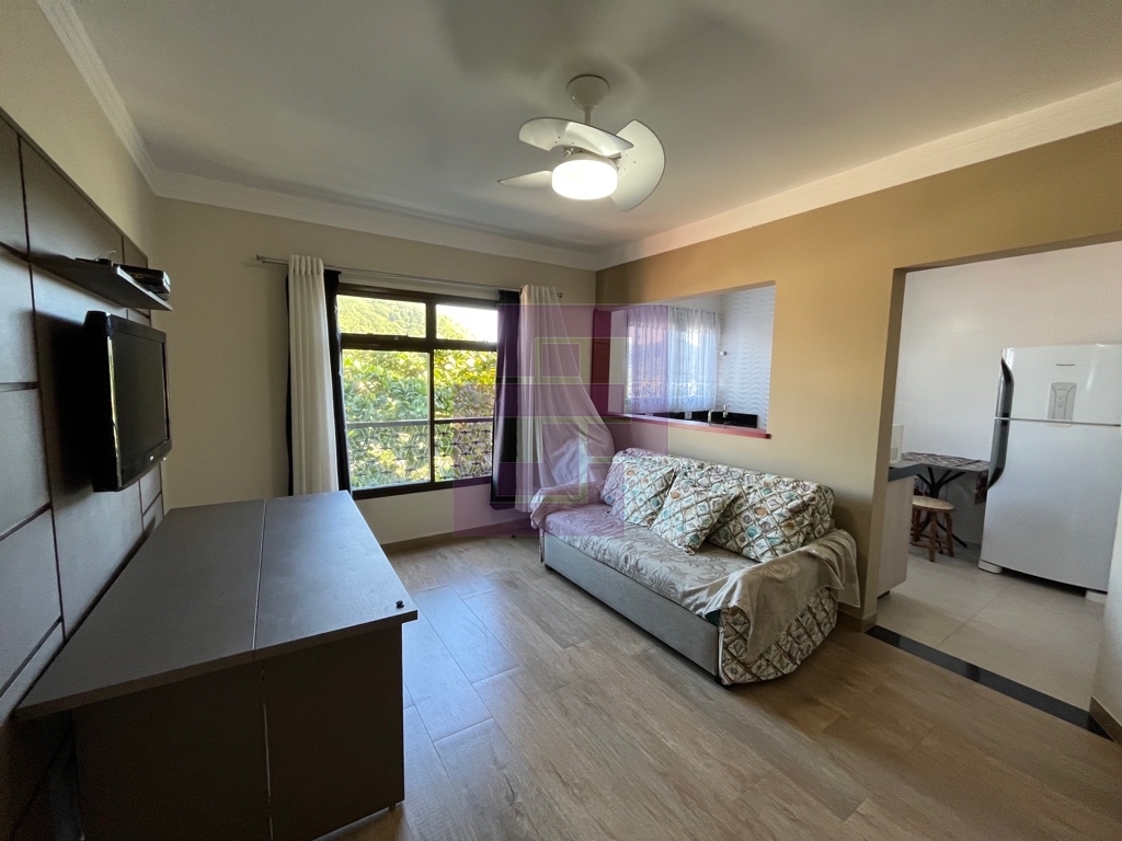 Apartamento no Tombo, todo reformado!
