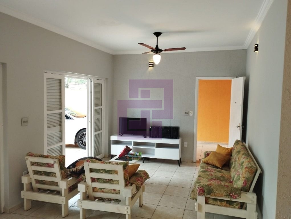 Venda de Casas / Padrão na cidade de Guarujá