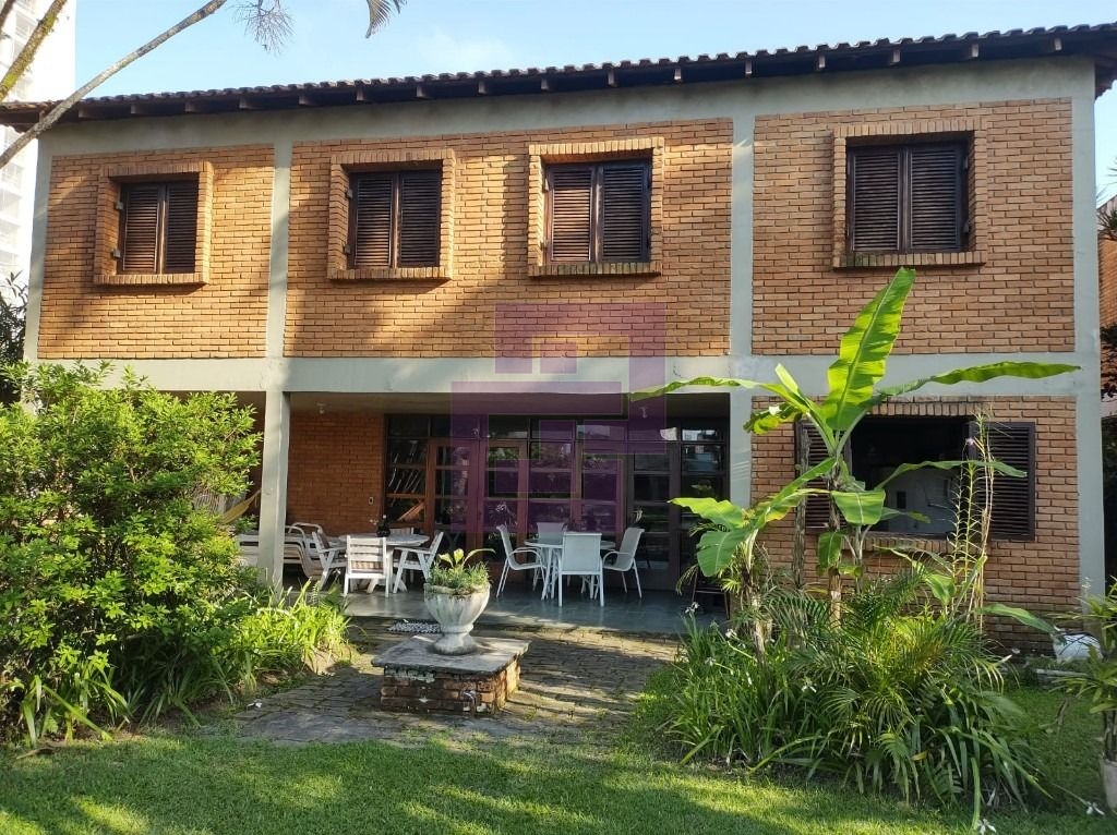 Venda de Casas / Sobrado na cidade de Guarujá