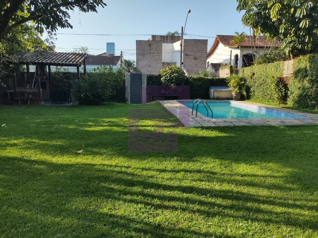 Venda de Casas / Sobrado na cidade de Guarujá
