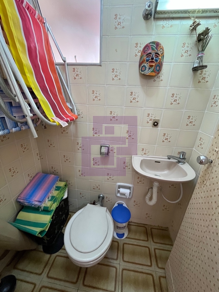 Praia da enseada, Apartamento com varanda sendo a vista livre, Travessa dom Pedro lado bairro