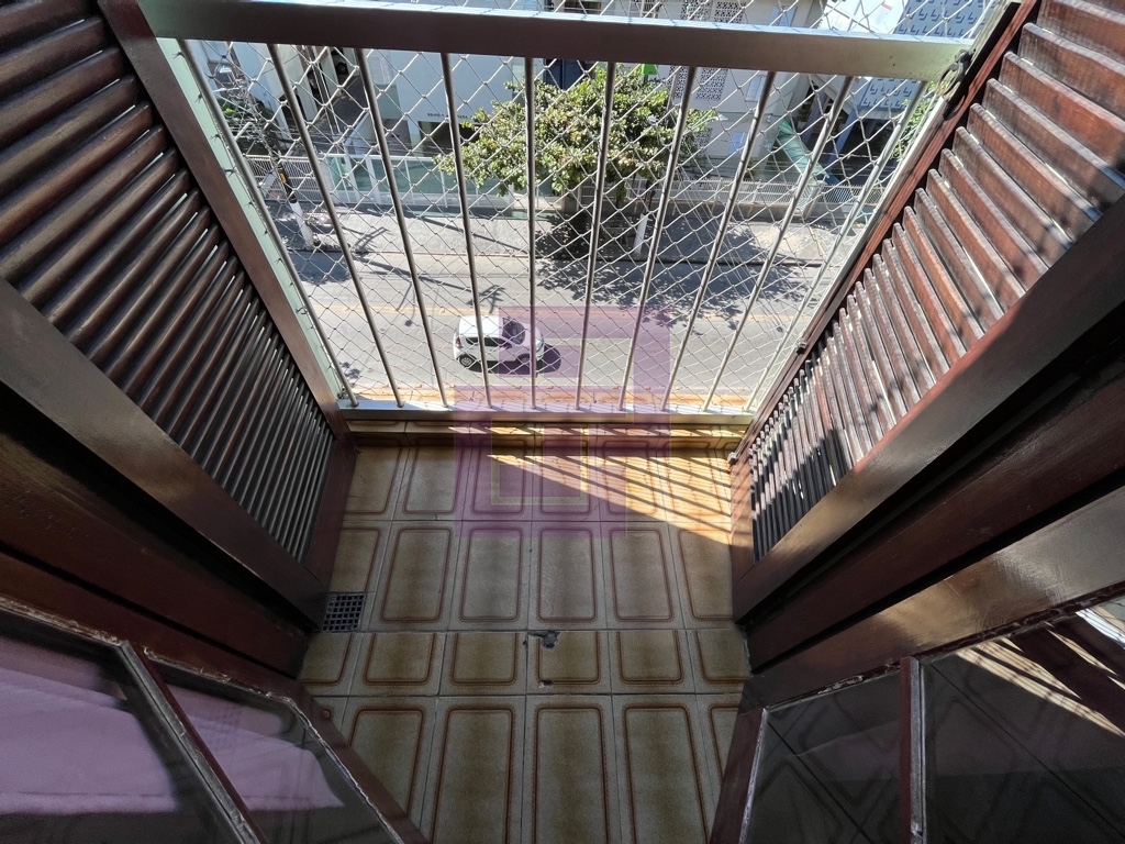 Praia da enseada, Apartamento com varanda sendo a vista livre, Travessa dom Pedro lado bairro