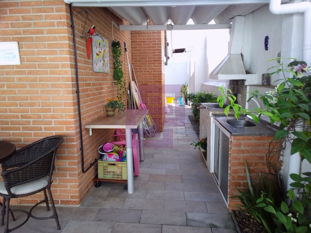 Venda de Casas / Padrão na cidade de Guarujá