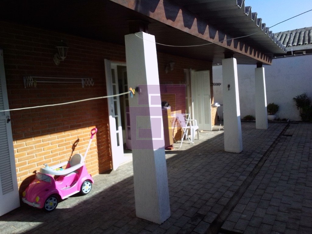 Venda de Casas / Padrão na cidade de Guarujá