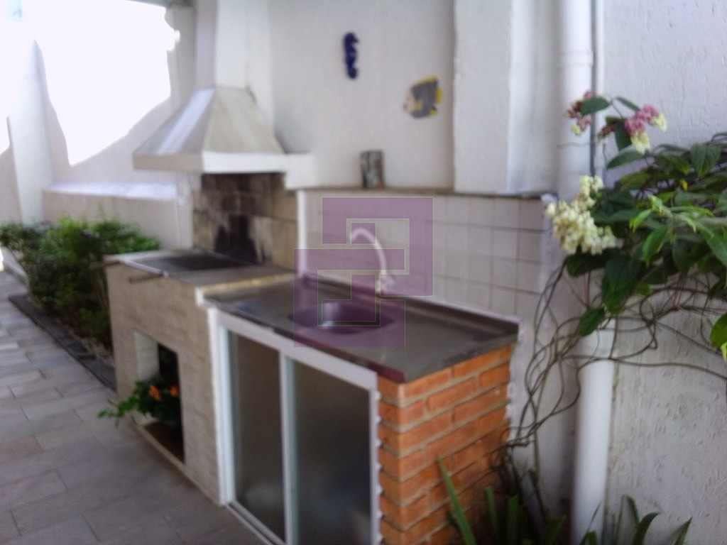 Venda de Casas / Padrão na cidade de Guarujá
