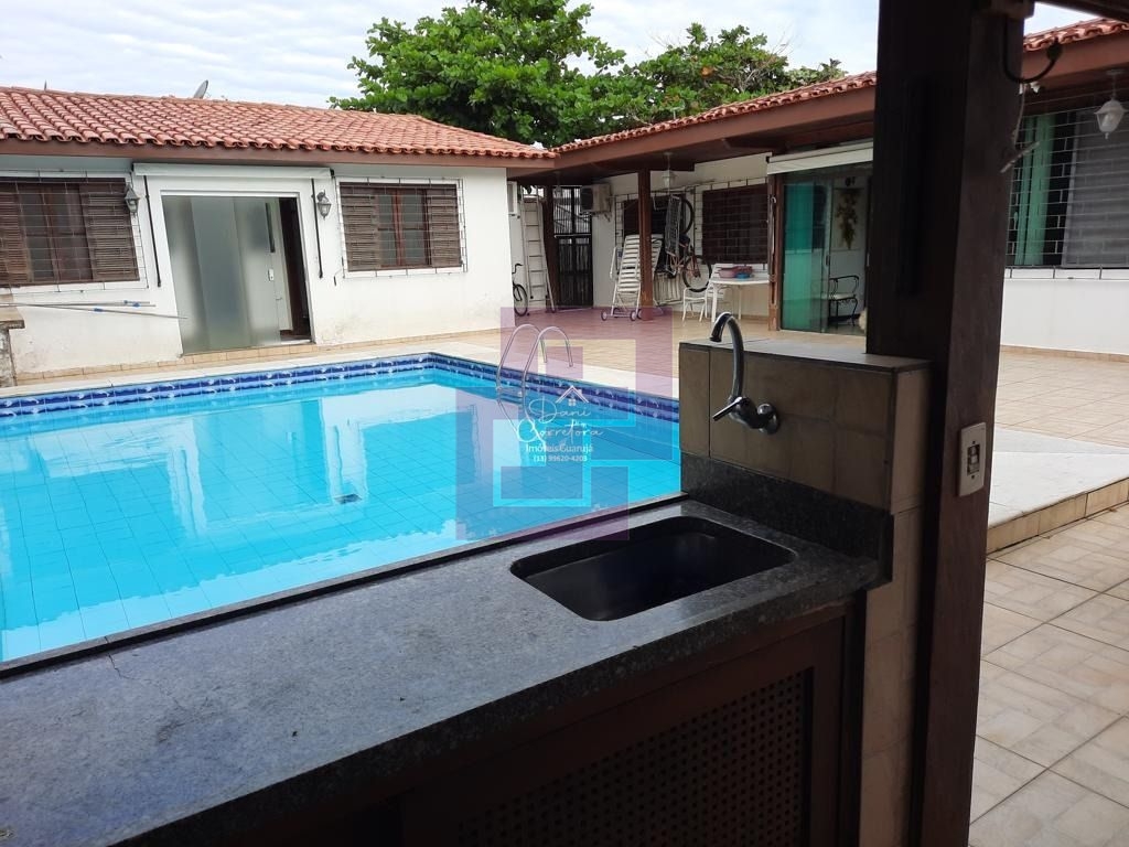 Enseada !!!! Próximo a Praia.