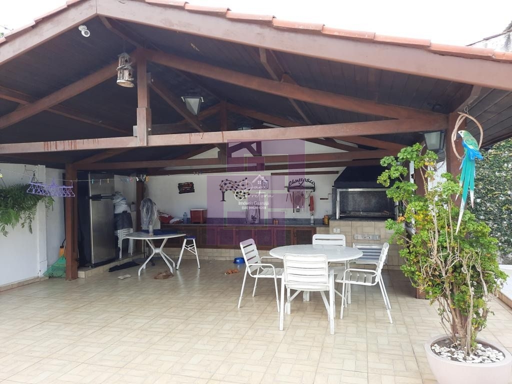 Enseada !!!! Próximo a Praia.