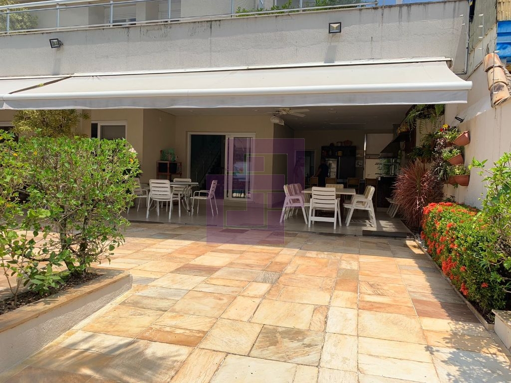 Linda casa à venda na Praia da Enseada!!
