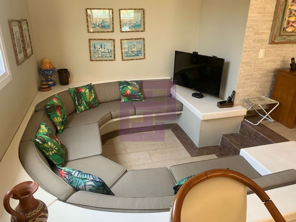 Linda casa à venda na Praia da Enseada!!