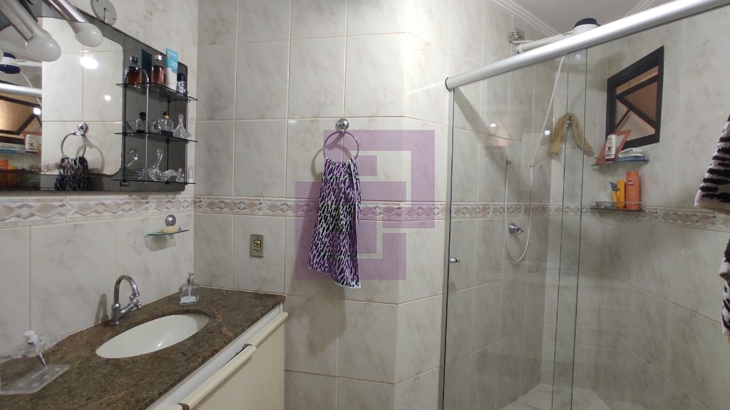 Apartamento na enseada - 50mt da praia!!