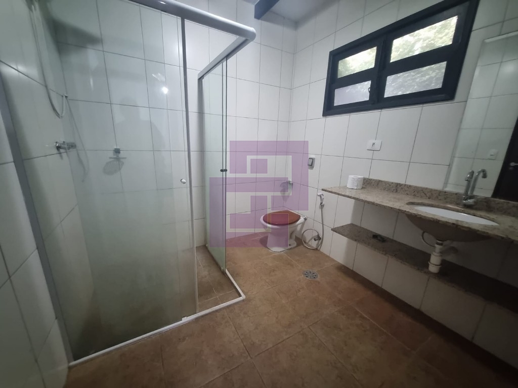 Venda de Casas / Padrão na cidade de Guarujá
