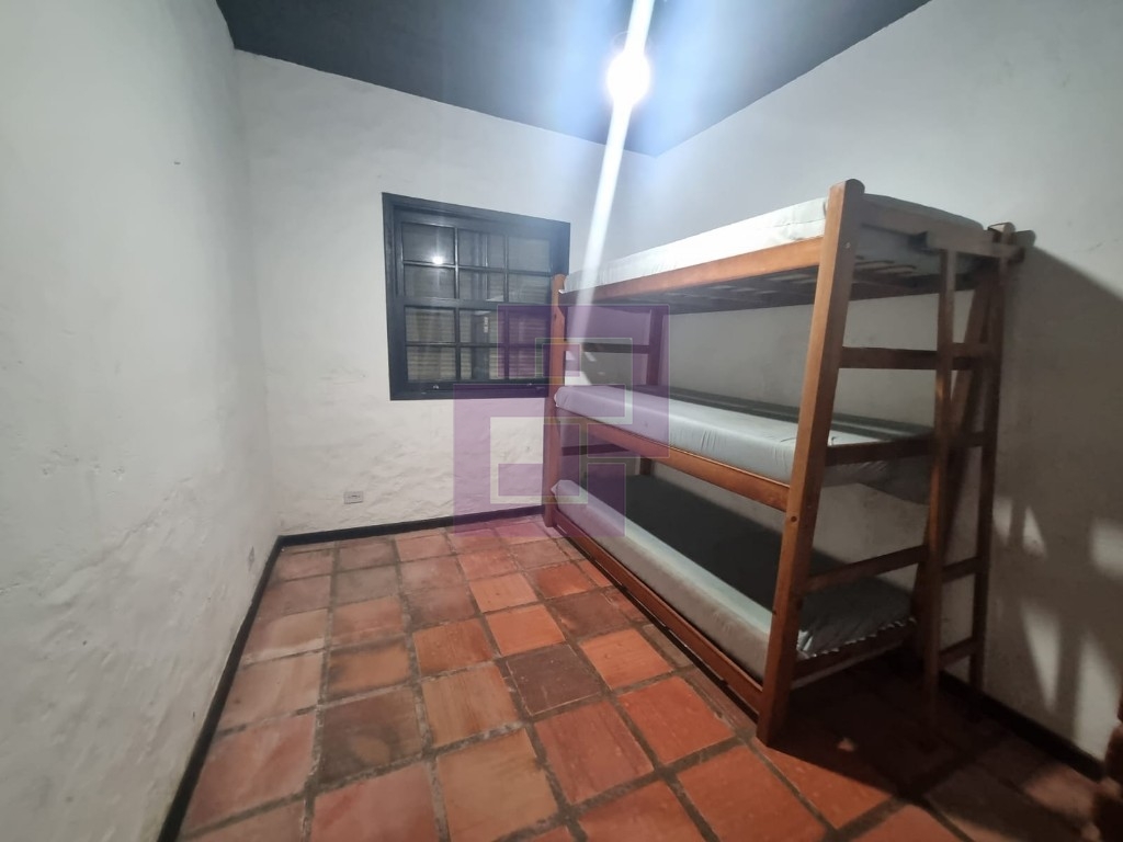 Venda de Casas / Padrão na cidade de Guarujá