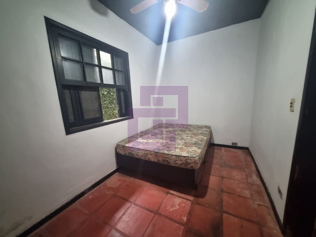 Venda de Casas / Padrão na cidade de Guarujá